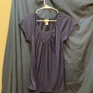 Shortsleeved with elastic neckband for  nursing